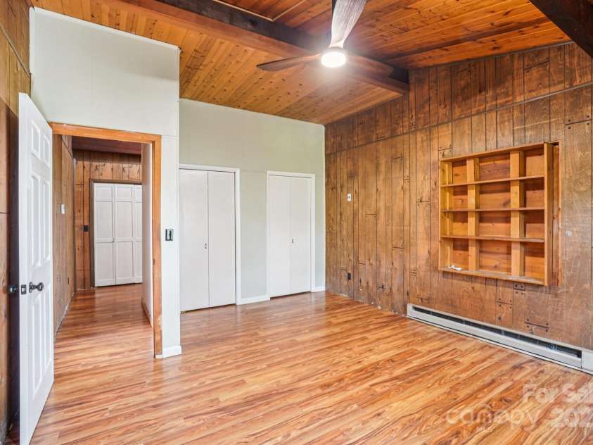 61 Magnolia Drive, Canton, NC 28716.  MLS# CAR4306197, YatesRealty ID 18806. 