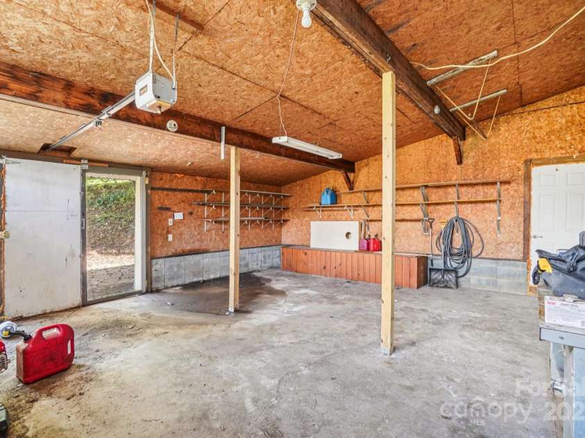 61 Magnolia Drive, Canton, NC 28716.  MLS# CAR4306197, YatesRealty ID 18806. 