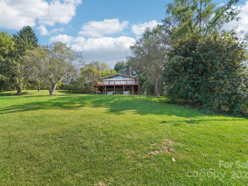 61 Magnolia Drive, Canton, NC 28716.  MLS# CAR4306197, YatesRealty ID 18806. 