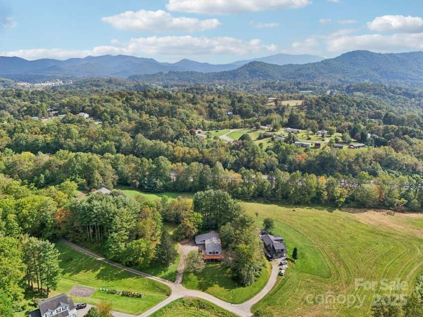 61 Magnolia Drive, Canton, NC 28716.  MLS# CAR4306197, YatesRealty ID 18806. 