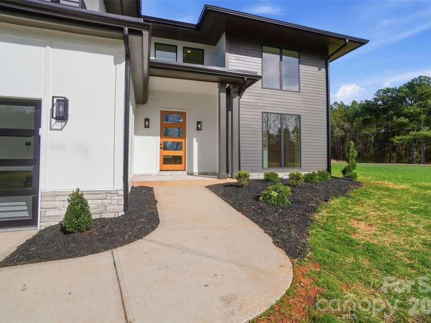 106 Quail Ridge Drive, Mooresville, NC 28117.  MLS# CAR4352291, YatesRealty ID 18807. 