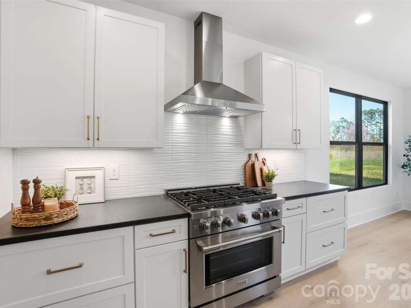 106 Quail Ridge Drive, Mooresville, NC 28117.  MLS# CAR4352291, YatesRealty ID 18807. 