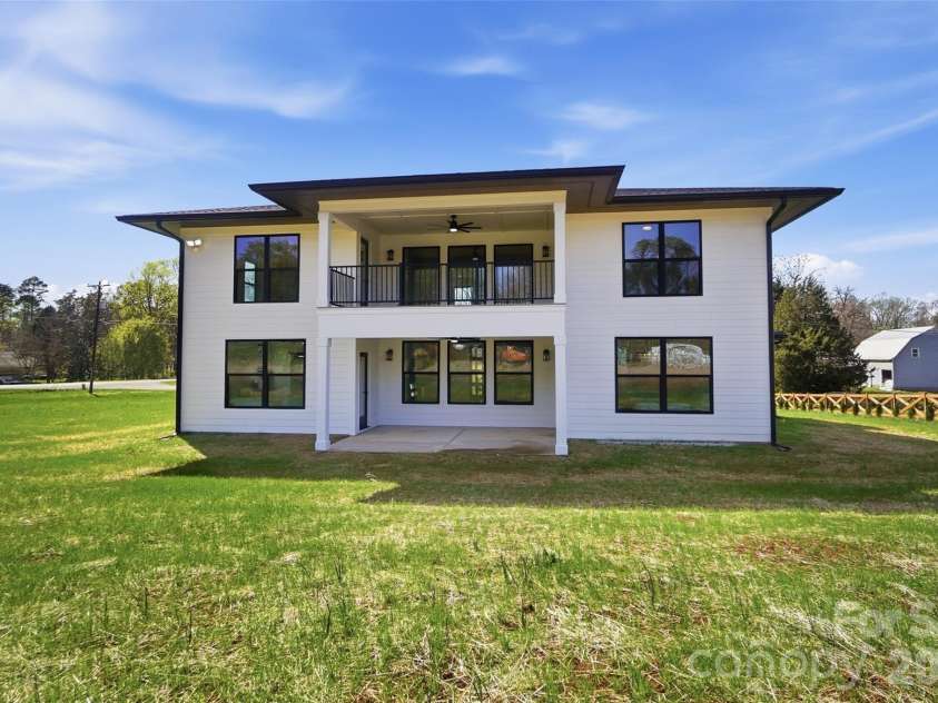 106 Quail Ridge Drive, Mooresville, NC 28117.  MLS# CAR4352291, YatesRealty ID 18807. 