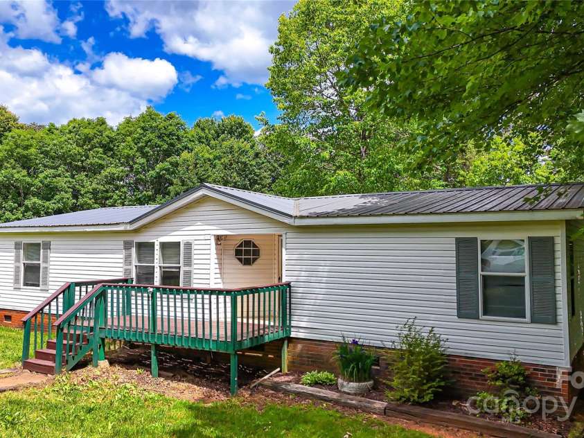 2844 Jamestown Road, Morganton, NC 28655.  MLS# CAR4253402, YatesRealty ID 18808. 