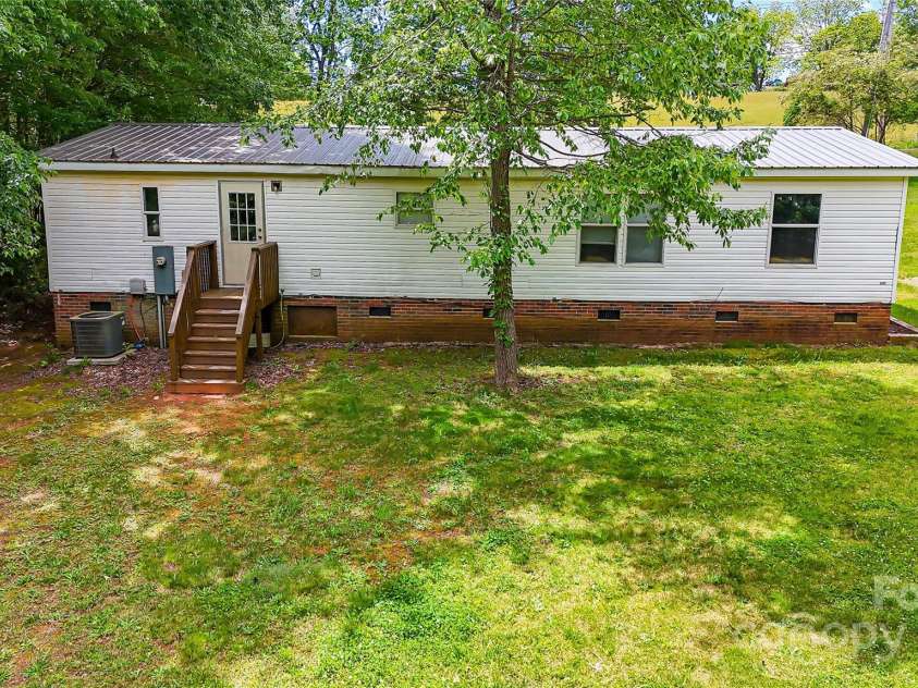 2844 Jamestown Road, Morganton, NC 28655.  MLS# CAR4253402, YatesRealty ID 18808. 