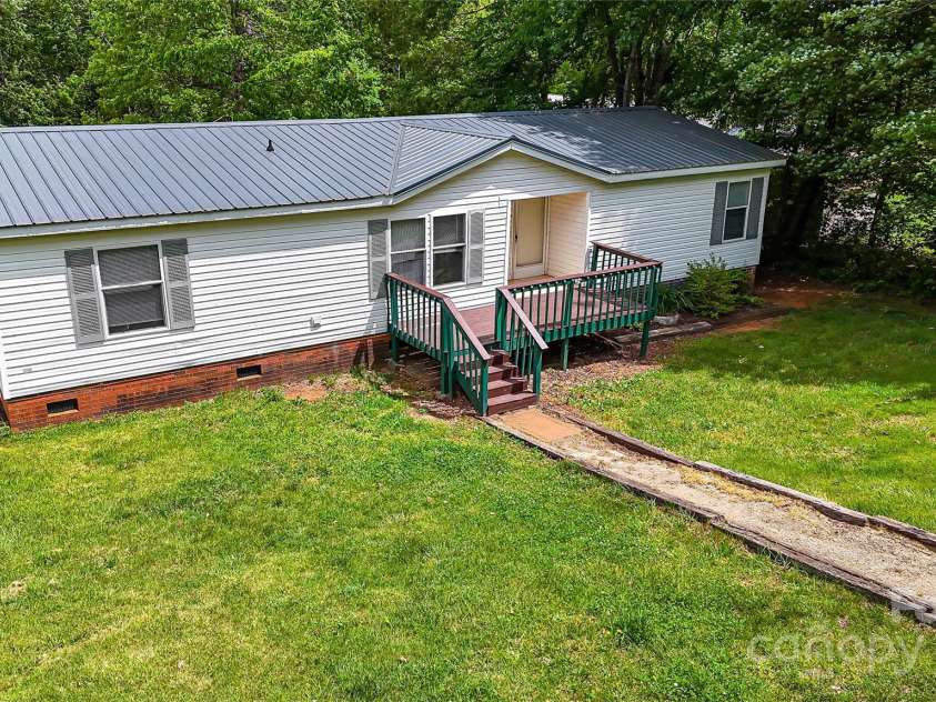 2844 Jamestown Road, Morganton, NC 28655.  MLS# CAR4253402, YatesRealty ID 18808. 