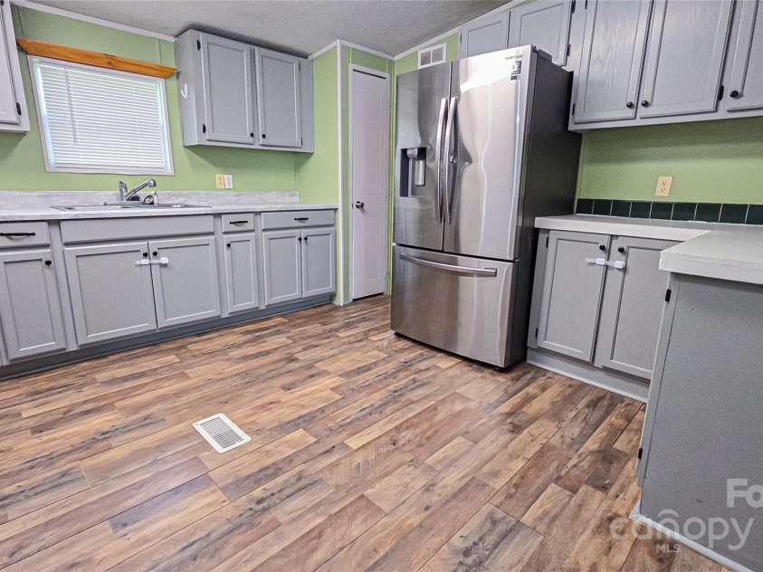 2844 Jamestown Road, Morganton, NC 28655.  MLS# CAR4253402, YatesRealty ID 18808. Kitchen