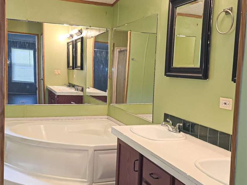 2844 Jamestown Road, Morganton, NC 28655.  MLS# CAR4253402, YatesRealty ID 18808. Primary Bath