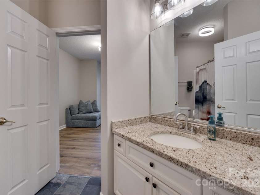 12719 Vantage Point Lane, Huntersville, NC 28078.  MLS# CAR4257874, YatesRealty ID 18809. 