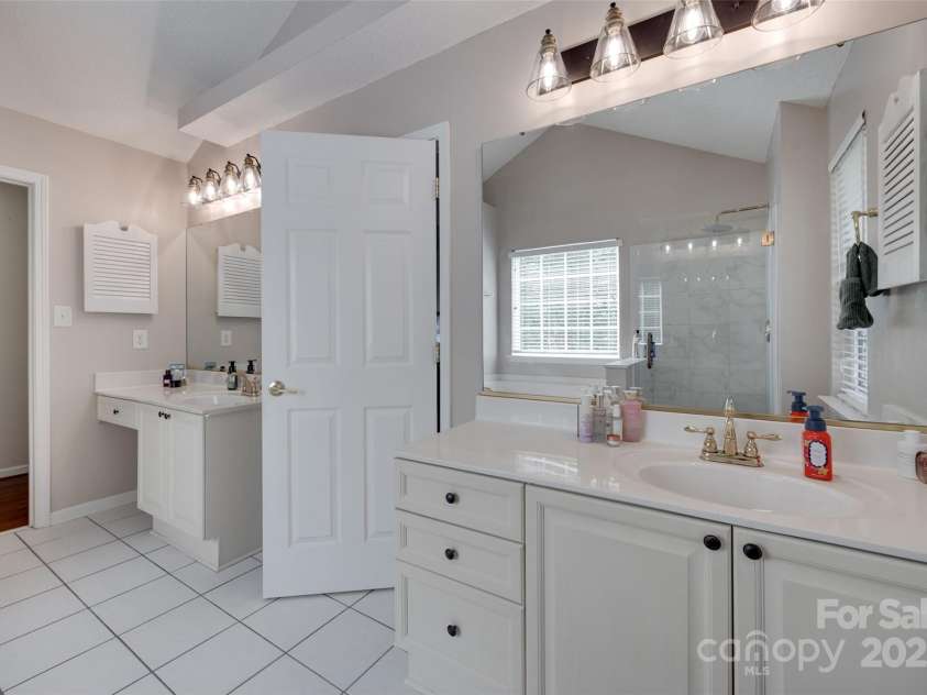 12719 Vantage Point Lane, Huntersville, NC 28078.  MLS# CAR4257874, YatesRealty ID 18809. 