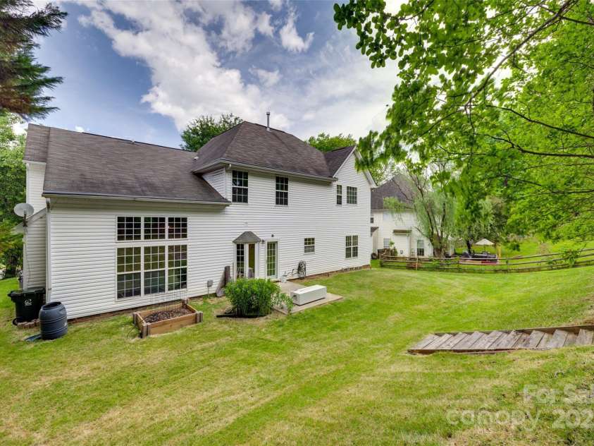 12719 Vantage Point Lane, Huntersville, NC 28078.  MLS# CAR4257874, YatesRealty ID 18809. 