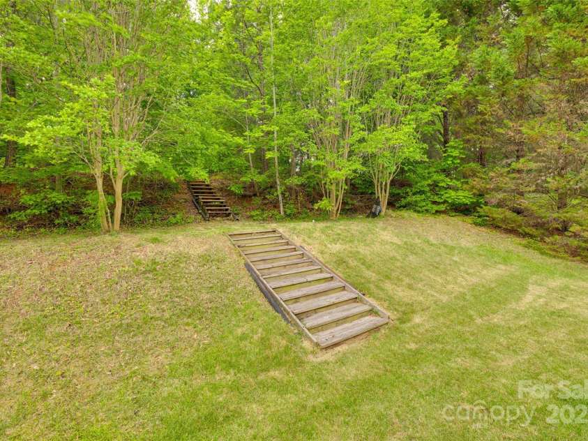 12719 Vantage Point Lane, Huntersville, NC 28078.  MLS# CAR4257874, YatesRealty ID 18809. 