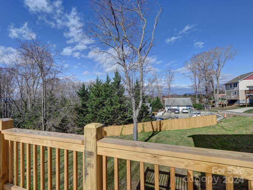 52 Fox Drive, Asheville, NC 28803.  MLS# CAR4201409, YatesRealty ID 1881. Yard View