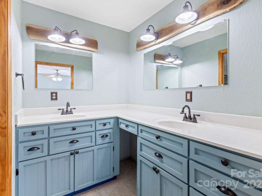 1645 Hickory Springs Road, Burnsville, NC 28714.  MLS# CAR4260205, YatesRealty ID 18810. Beautiful primary bathroom