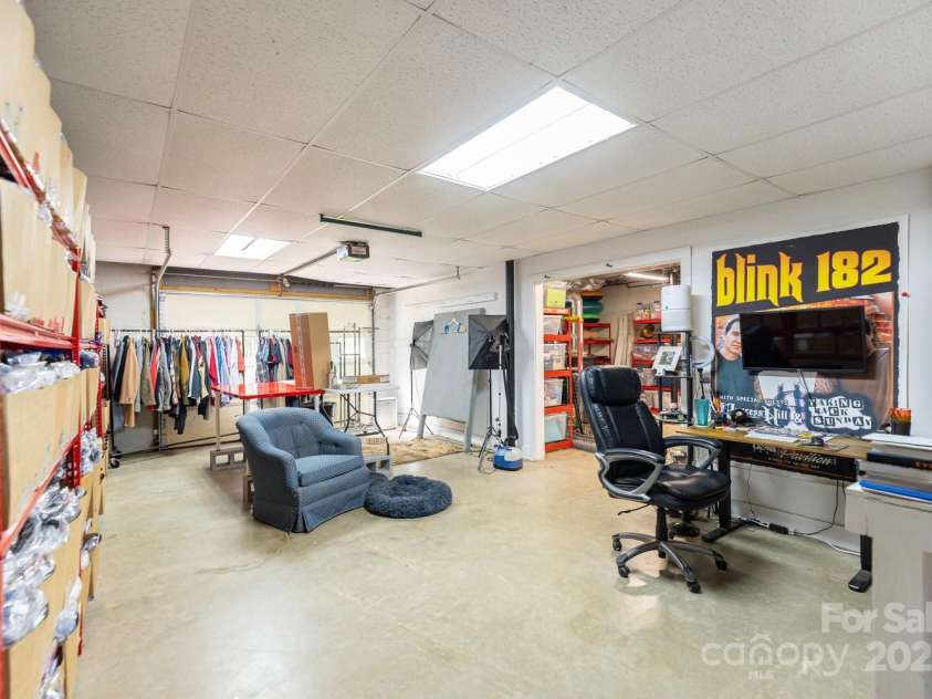 1645 Hickory Springs Road, Burnsville, NC 28714.  MLS# CAR4260205, YatesRealty ID 18810. Garage space