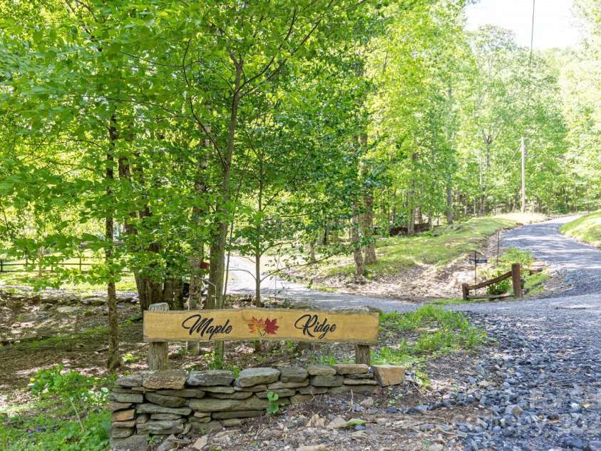 1645 Hickory Springs Road, Burnsville, NC 28714.  MLS# CAR4260205, YatesRealty ID 18810. Welcome to Maple Ridge