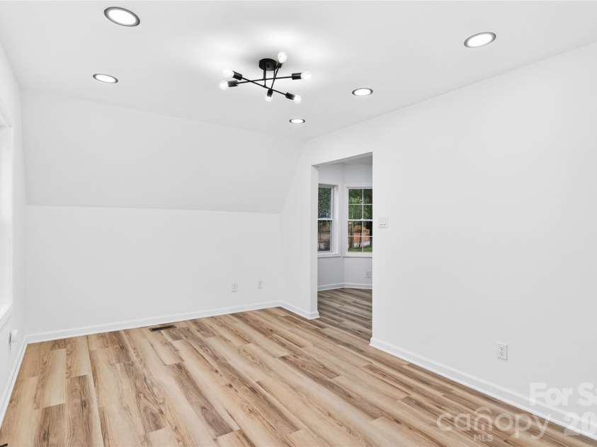 10054 Four Mile Creek Road, Charlotte, NC 28277.  MLS# CAR4336050, YatesRealty ID 18811. 