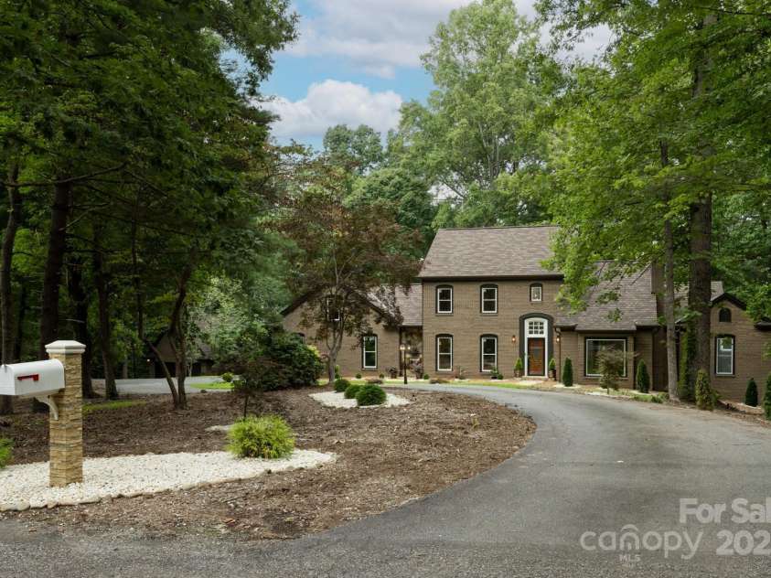 455 Old Farms Road, Wilkesboro, NC 28697.  MLS# CAR4265203, YatesRealty ID 18811. 