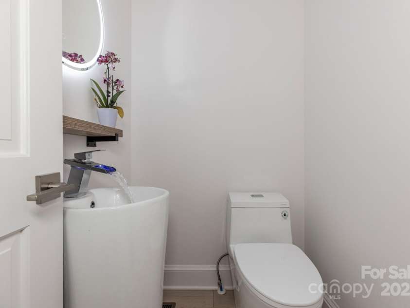 455 Old Farms Road, Wilkesboro, NC 28697.  MLS# CAR4265203, YatesRealty ID 18811. 