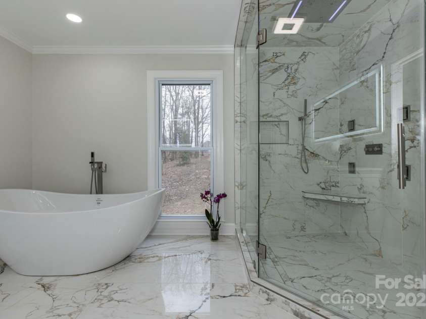 455 Old Farms Road, Wilkesboro, NC 28697.  MLS# CAR4265203, YatesRealty ID 18811. 