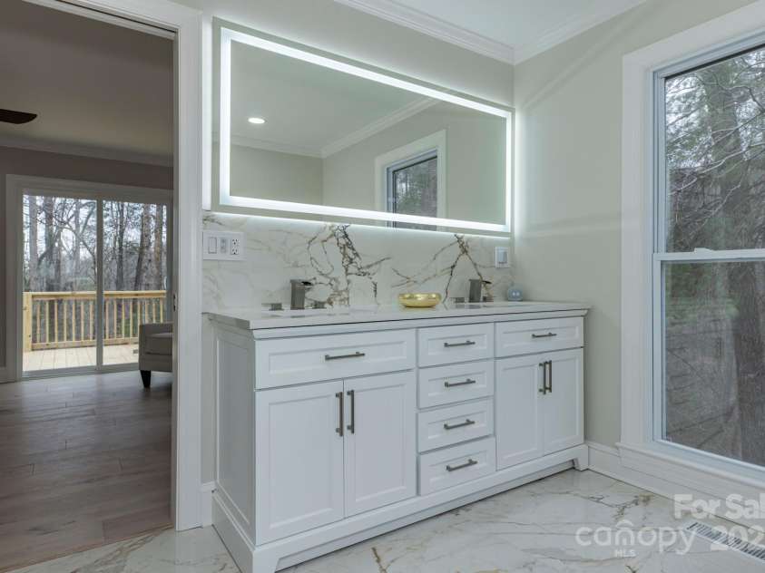 455 Old Farms Road, Wilkesboro, NC 28697.  MLS# CAR4265203, YatesRealty ID 18811. 