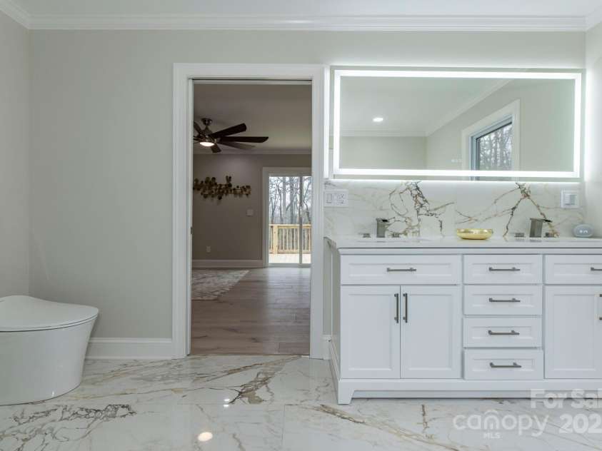 455 Old Farms Road, Wilkesboro, NC 28697.  MLS# CAR4265203, YatesRealty ID 18811. 