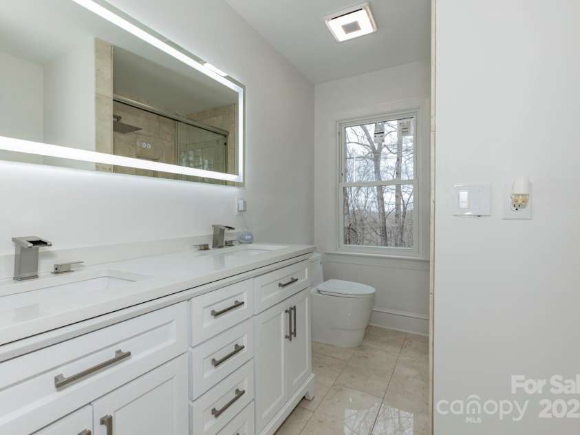 455 Old Farms Road, Wilkesboro, NC 28697.  MLS# CAR4265203, YatesRealty ID 18811. 