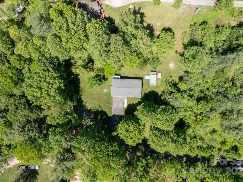 15 Heather Lane, Fairview, NC 28730.  MLS# CAR4247660, YatesRealty ID 18812. 