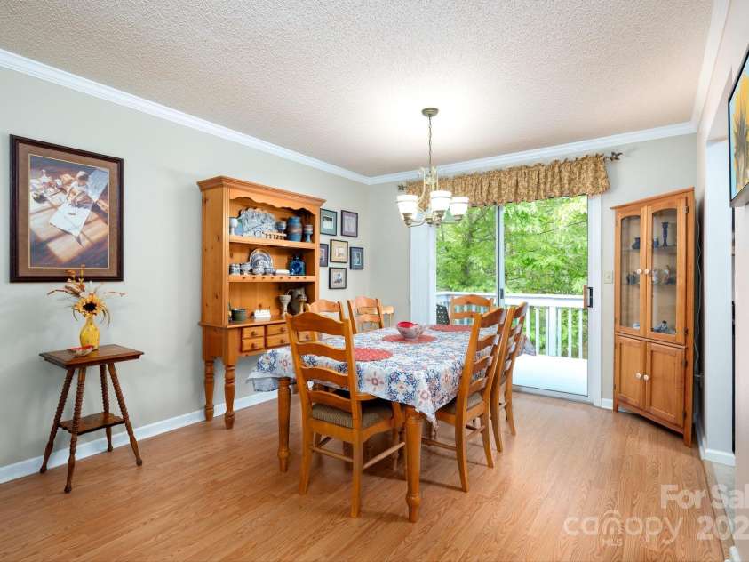 15 Heather Lane, Fairview, NC 28730.  MLS# CAR4247660, YatesRealty ID 18812. 