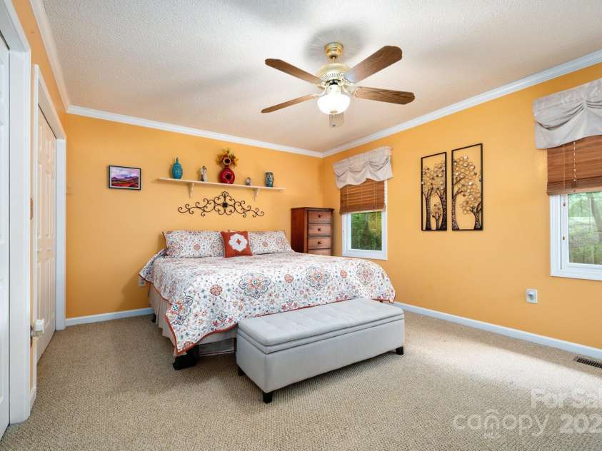 15 Heather Lane, Fairview, NC 28730.  MLS# CAR4247660, YatesRealty ID 18812. 