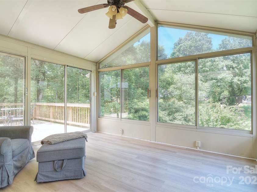 16433 Grapperhall Drive, Huntersville, NC 28078.  MLS# CAR4259053, YatesRealty ID 18814. 