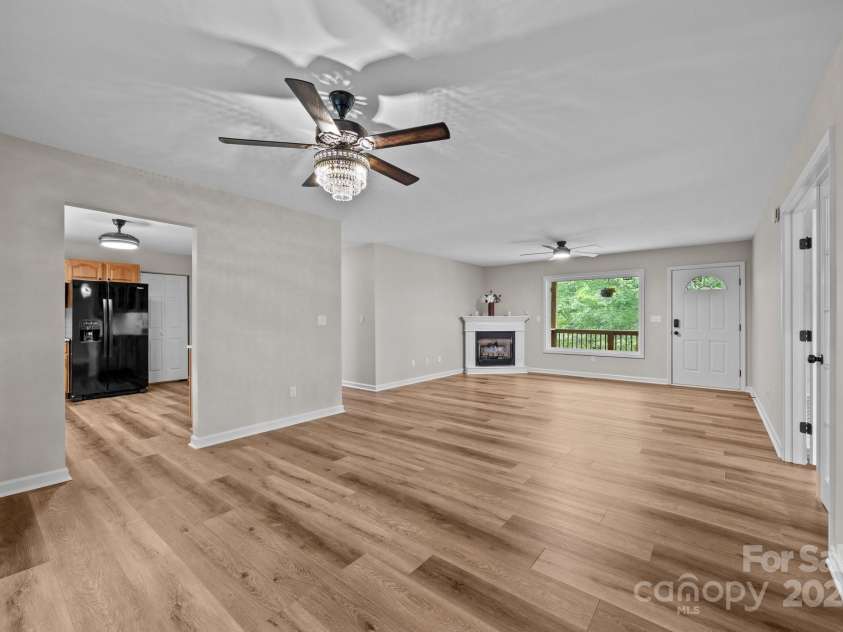 16 Lake Forest Lane, Hendersonville, NC 28739.  MLS# CAR4258003, YatesRealty ID 18815. 