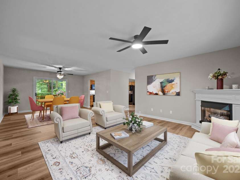 16 Lake Forest Lane, Hendersonville, NC 28739.  MLS# CAR4258003, YatesRealty ID 18815. 