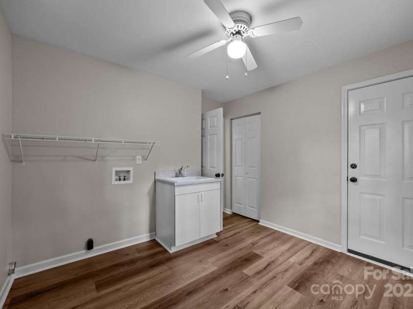 16 Lake Forest Lane, Hendersonville, NC 28739.  MLS# CAR4258003, YatesRealty ID 18815. 