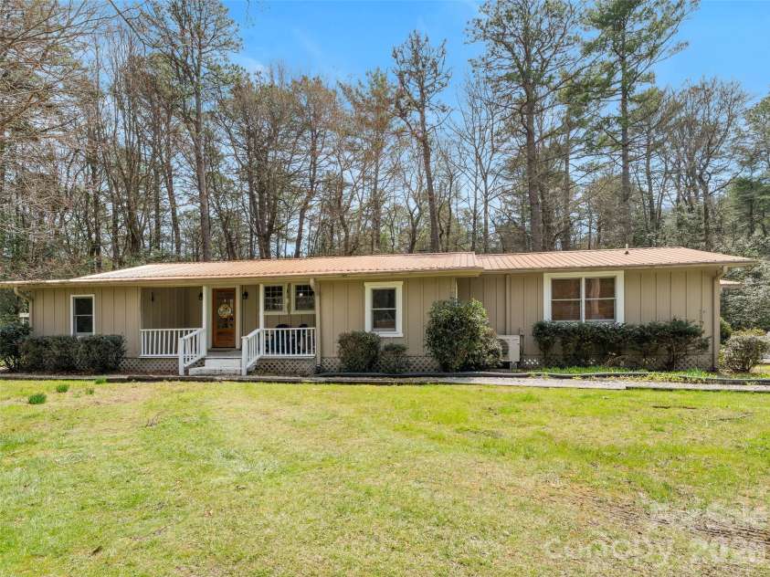 18 Holly Springs Drive, Sapphire, NC 28774.  MLS# CAR4358967, YatesRealty ID 18815. 