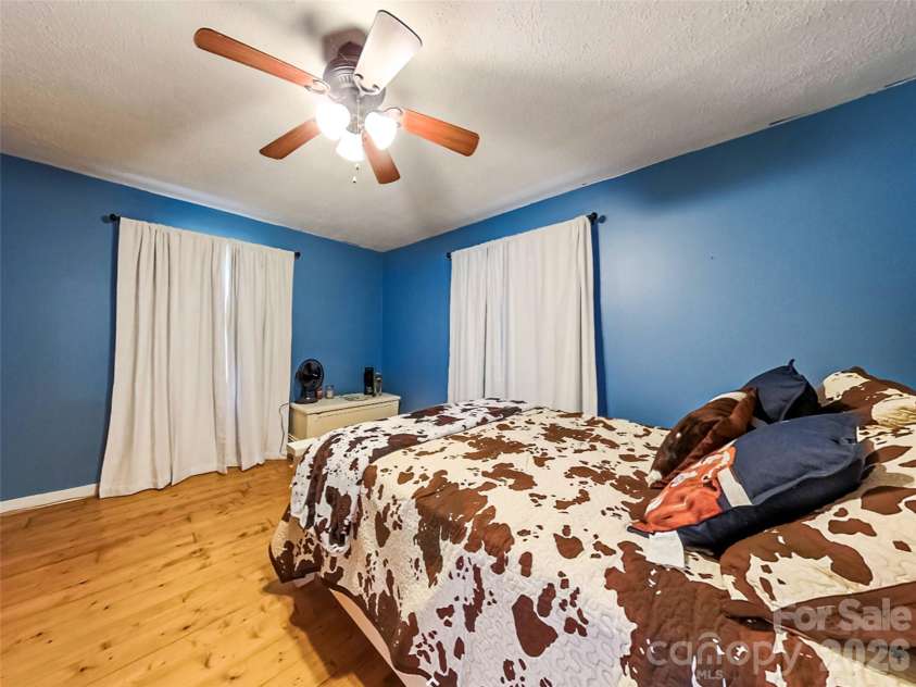 18 Holly Springs Drive, Sapphire, NC 28774.  MLS# CAR4358967, YatesRealty ID 18815. 