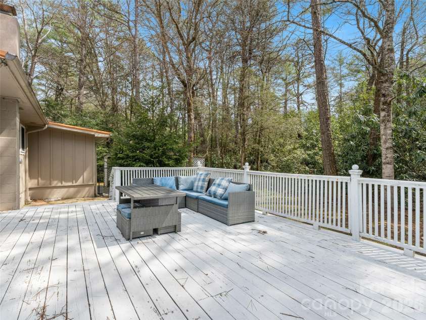 18 Holly Springs Drive, Sapphire, NC 28774.  MLS# CAR4358967, YatesRealty ID 18815. 