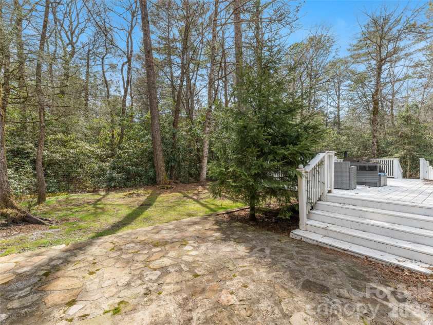18 Holly Springs Drive, Sapphire, NC 28774.  MLS# CAR4358967, YatesRealty ID 18815. 