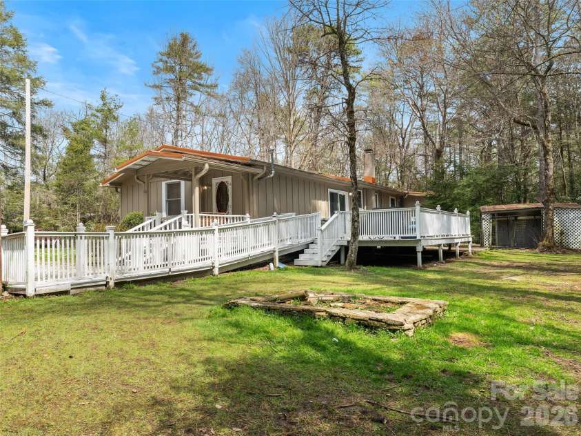 18 Holly Springs Drive, Sapphire, NC 28774.  MLS# CAR4358967, YatesRealty ID 18815. 