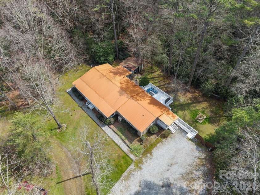 18 Holly Springs Drive, Sapphire, NC 28774.  MLS# CAR4358967, YatesRealty ID 18815. 