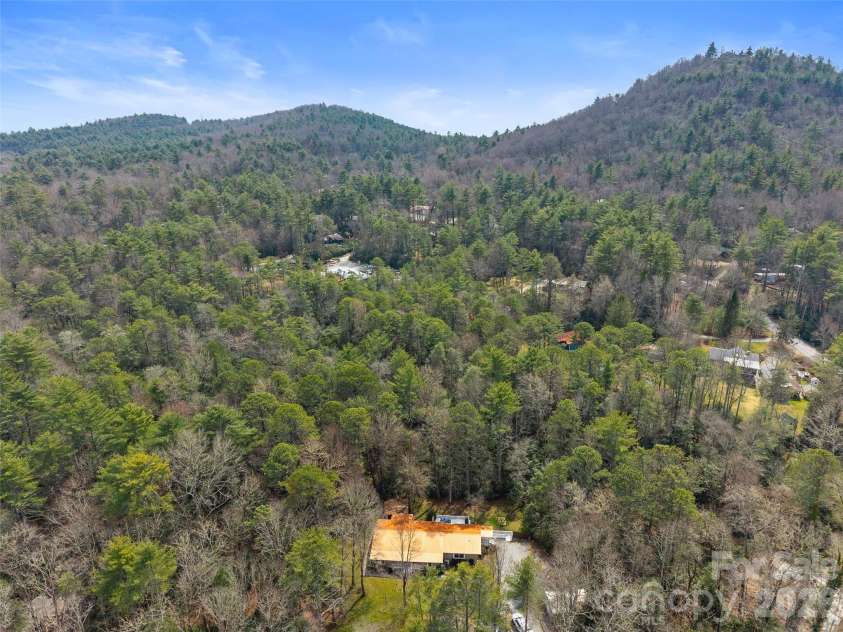 18 Holly Springs Drive, Sapphire, NC 28774.  MLS# CAR4358967, YatesRealty ID 18815. 