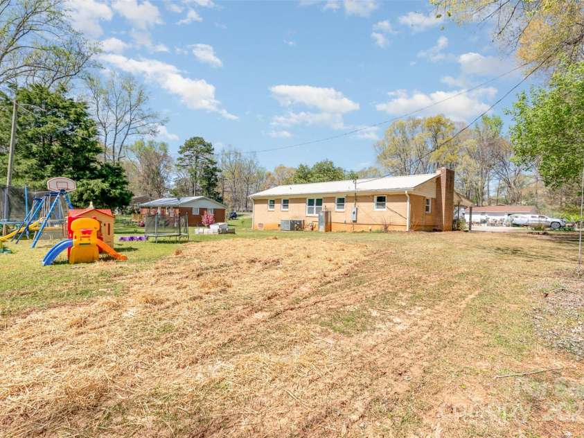 1747 Williams Circle, Lancaster, SC 29720.  MLS# CAR4239504, YatesRealty ID 18816. Back of house, sitting on approximately half an acre!
