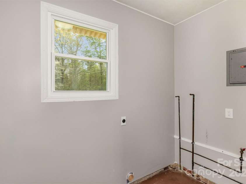 1747 Williams Circle, Lancaster, SC 29720.  MLS# CAR4239504, YatesRealty ID 18816. Laundry Room