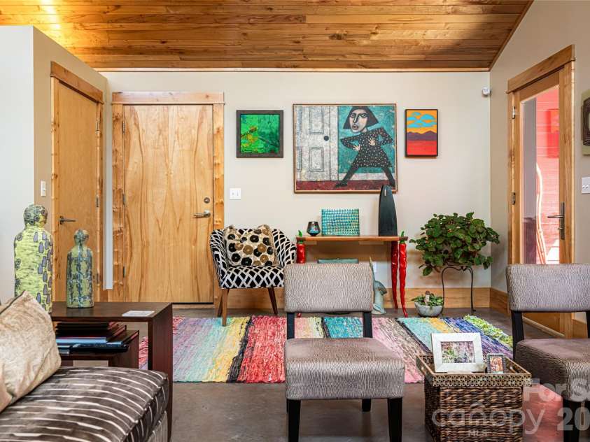 33 Robinson Creek Road, Asheville, NC 28803.  MLS# CAR4359892, YatesRealty ID 18816. 