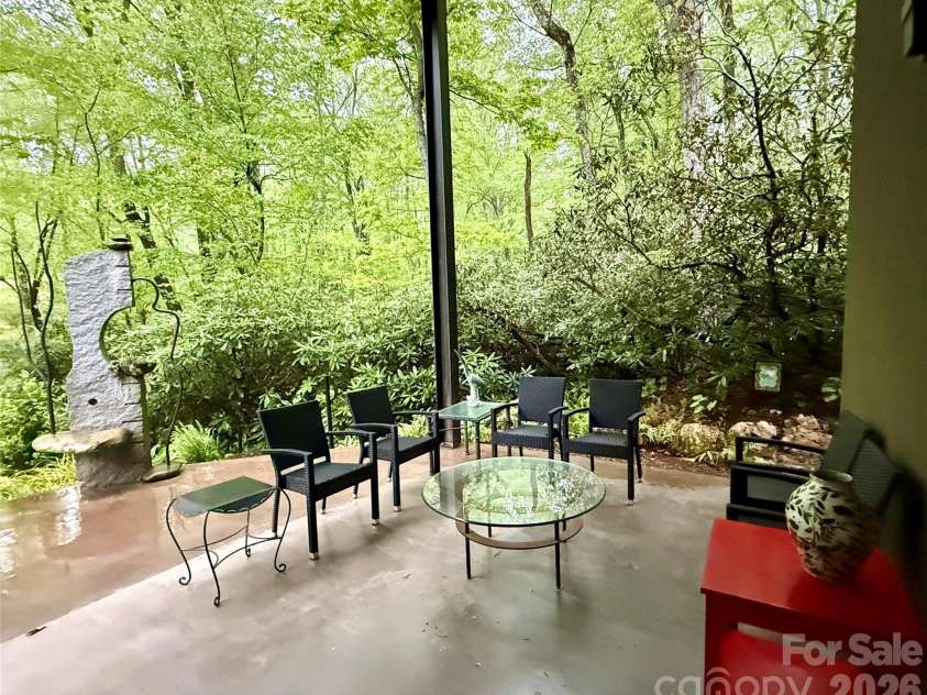 33 Robinson Creek Road, Asheville, NC 28803.  MLS# CAR4359892, YatesRealty ID 18816. 