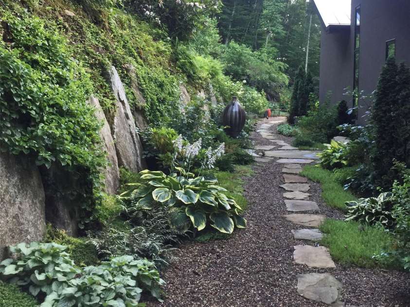 33 Robinson Creek Road, Asheville, NC 28803.  MLS# CAR4359892, YatesRealty ID 18816. 'Courtyard Garden