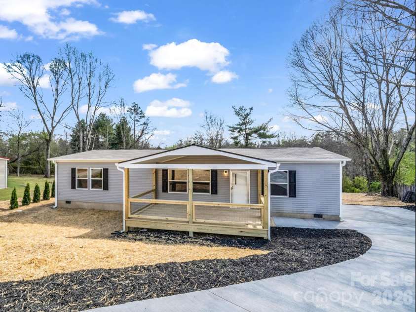 129 Haven Road, East Flat Rock, NC 28726.  MLS# CAR4363953, YatesRealty ID 18817. 
