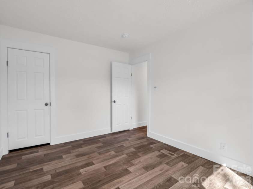 129 Haven Road, East Flat Rock, NC 28726.  MLS# CAR4363953, YatesRealty ID 18817. 