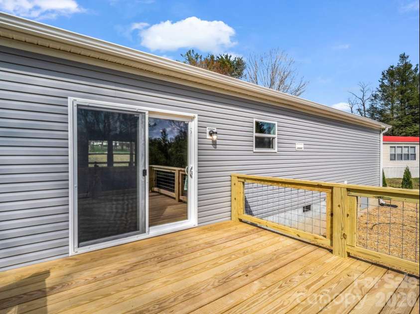 129 Haven Road, East Flat Rock, NC 28726.  MLS# CAR4363953, YatesRealty ID 18817. 