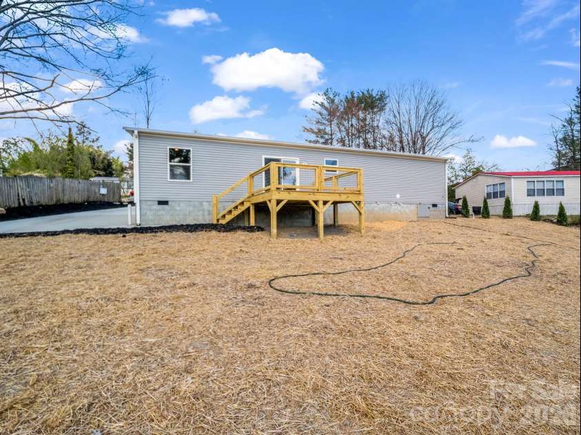 129 Haven Road, East Flat Rock, NC 28726.  MLS# CAR4363953, YatesRealty ID 18817. 